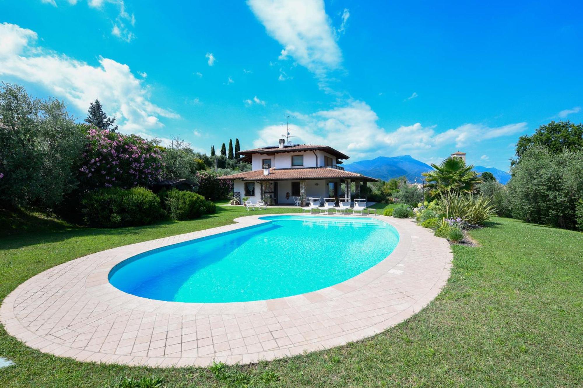 Villa Oleander Манерба-дель-Гарда Экстерьер фото
